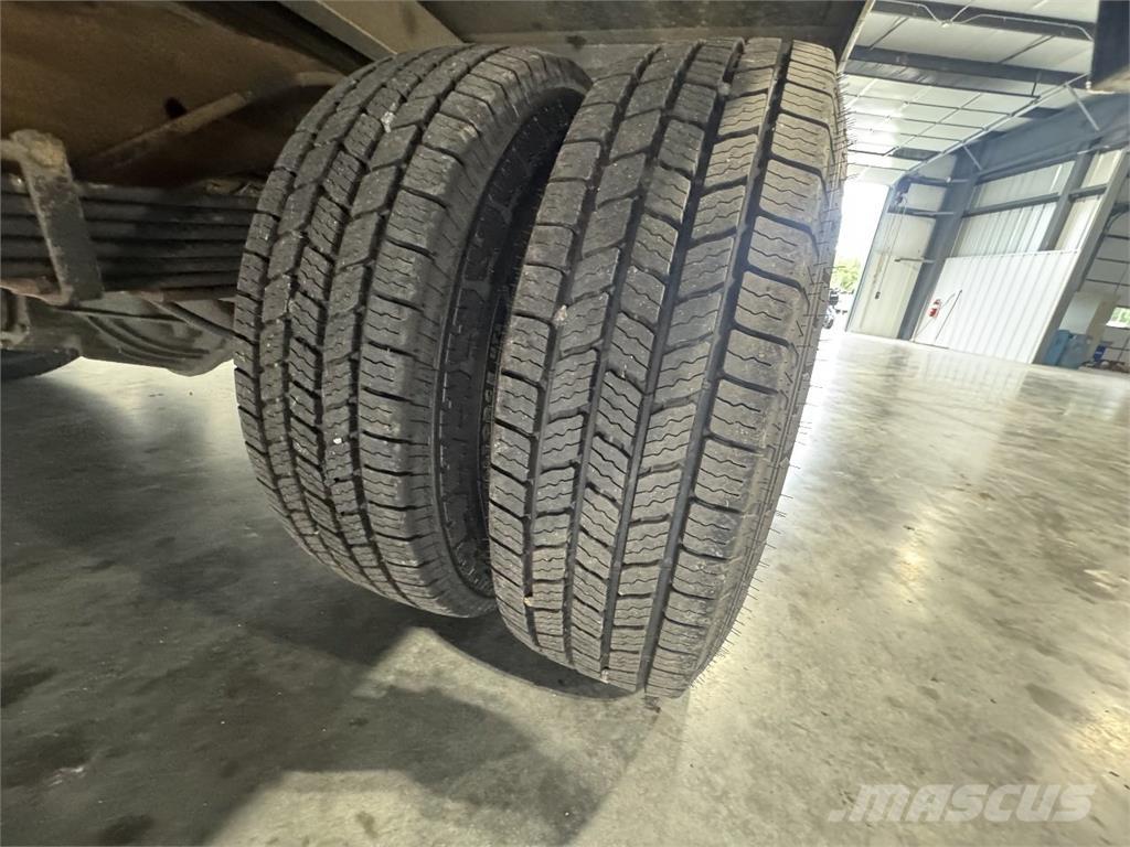GMC G33903 Каросерии