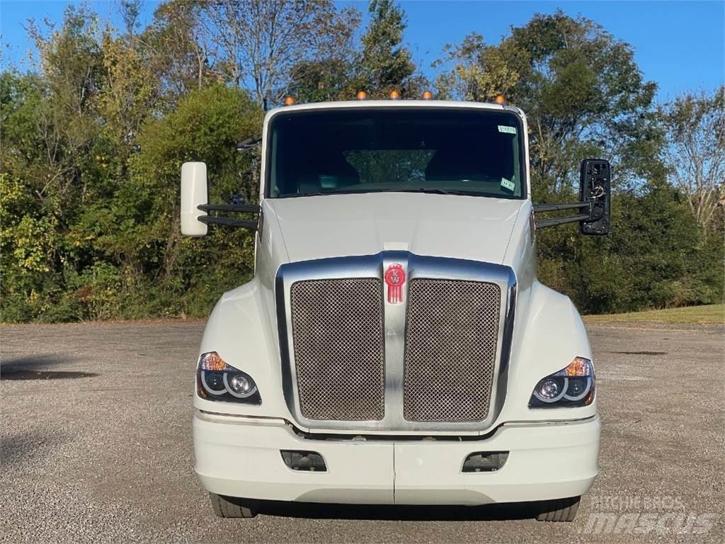 Kenworth T680 Влекачи