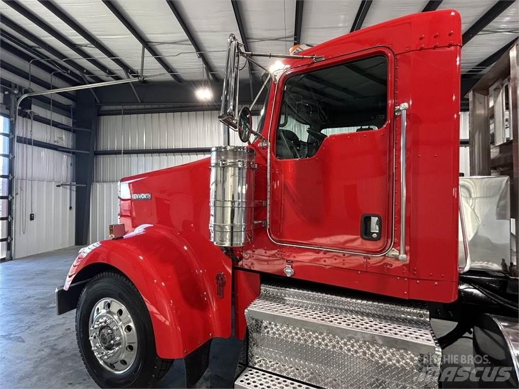 Kenworth W900L Влекачи