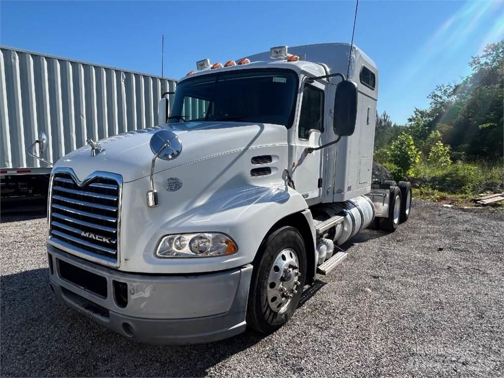 Mack CXU613 Влекачи