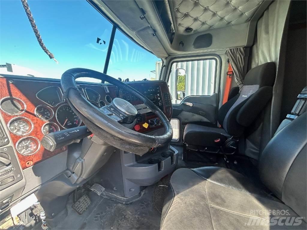 Mack CXU613 Влекачи