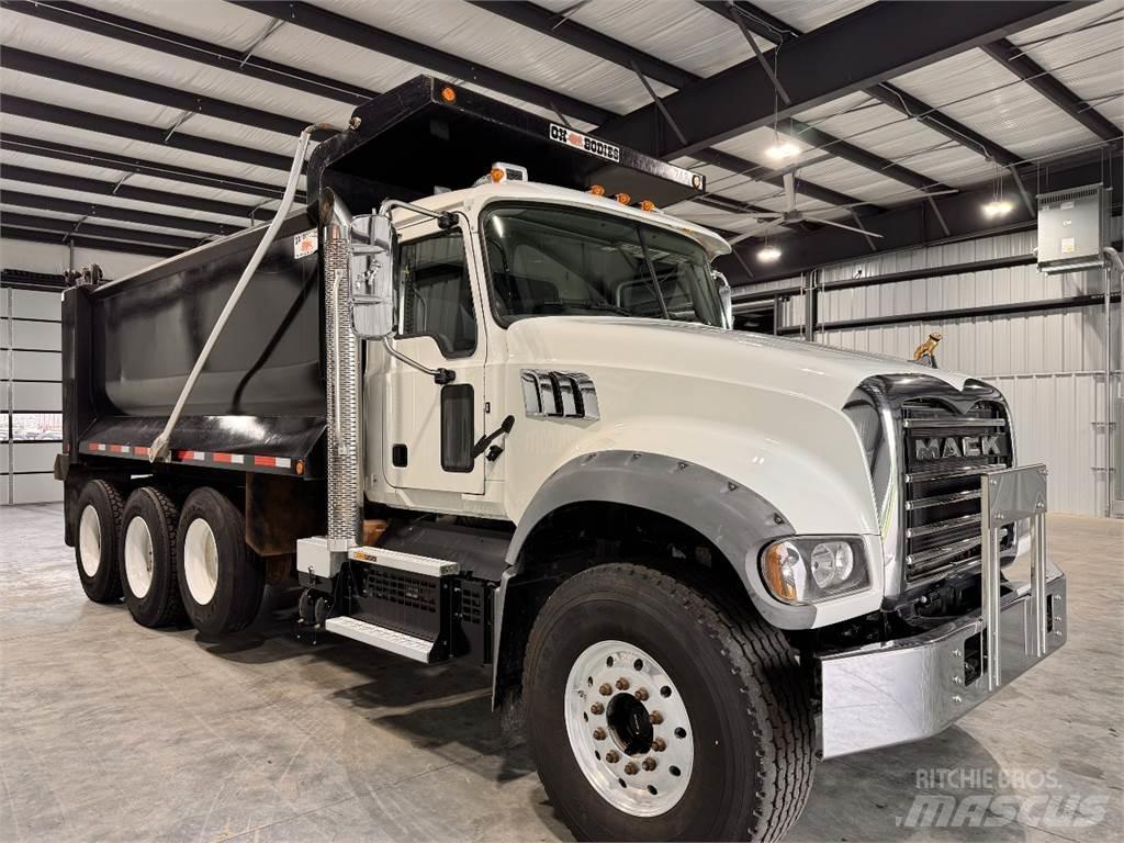 Mack GR64F Gold Dog Самосвал