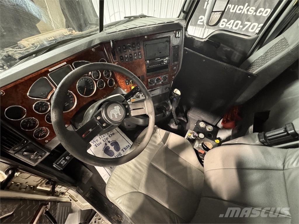 Mack Granite Самосвал