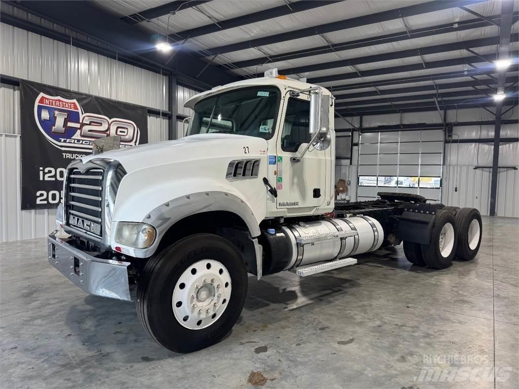 Mack GU713 Влекачи