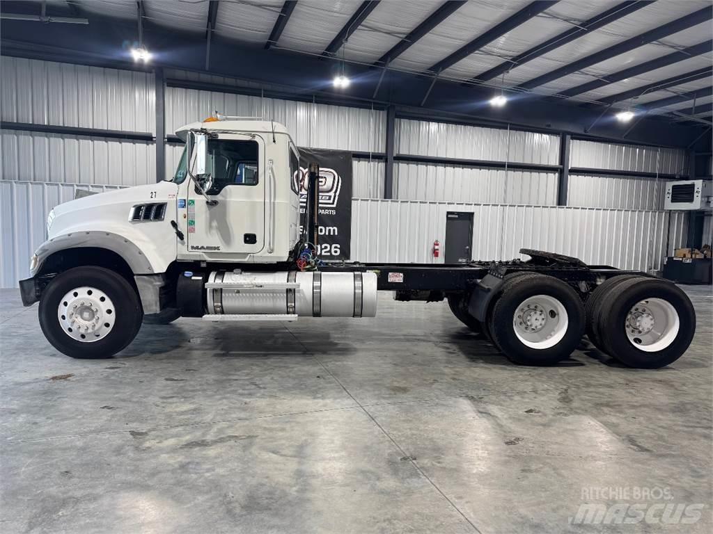 Mack GU713 Влекачи
