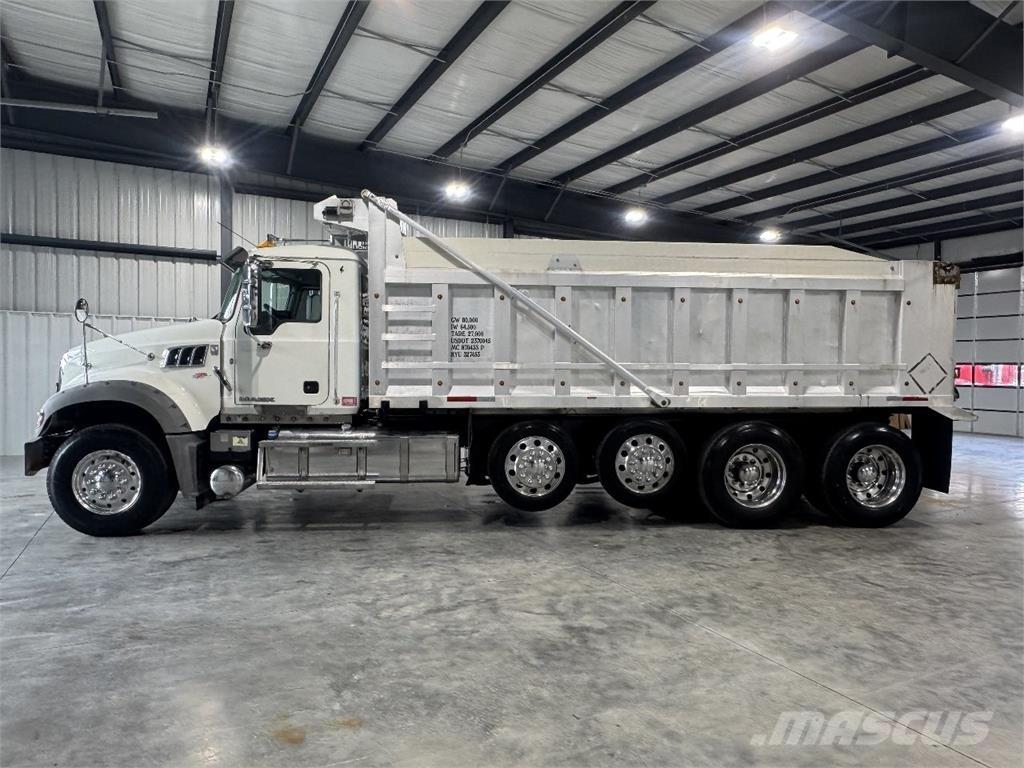 Mack GU713 Самосвал