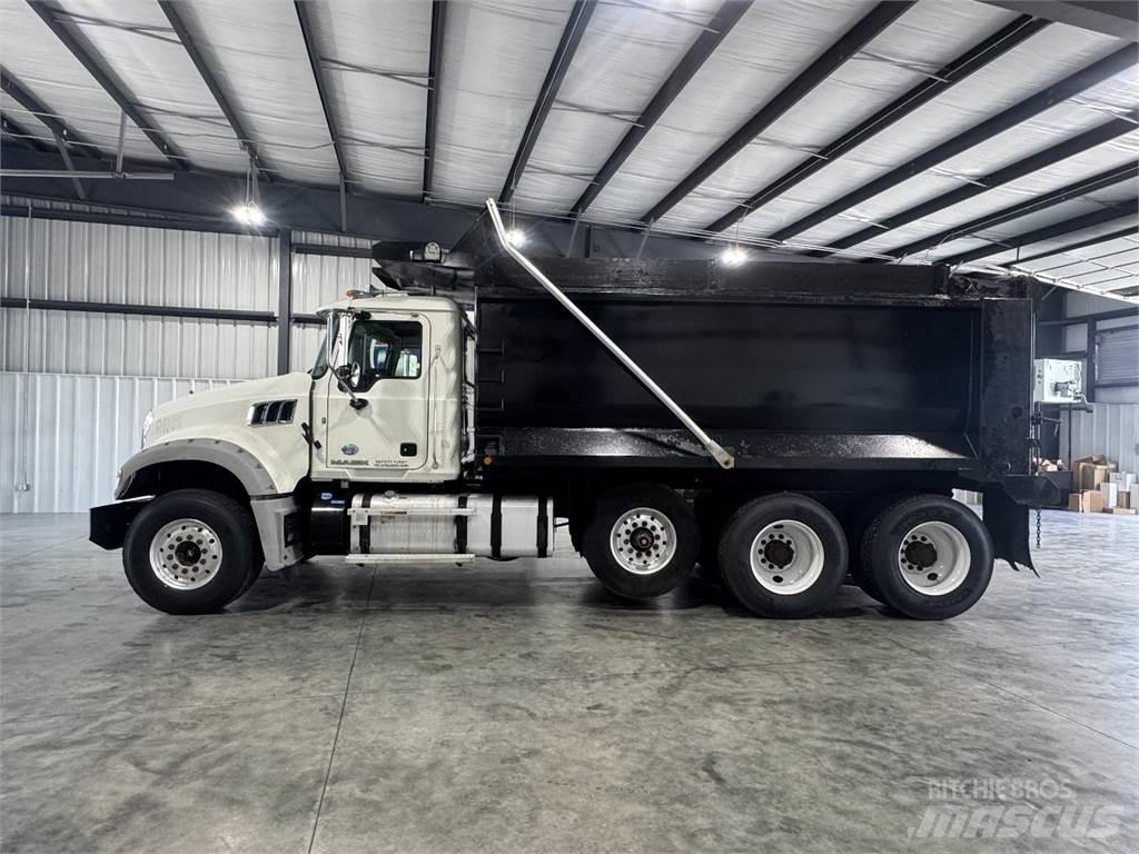 Mack GU713 Самосвал