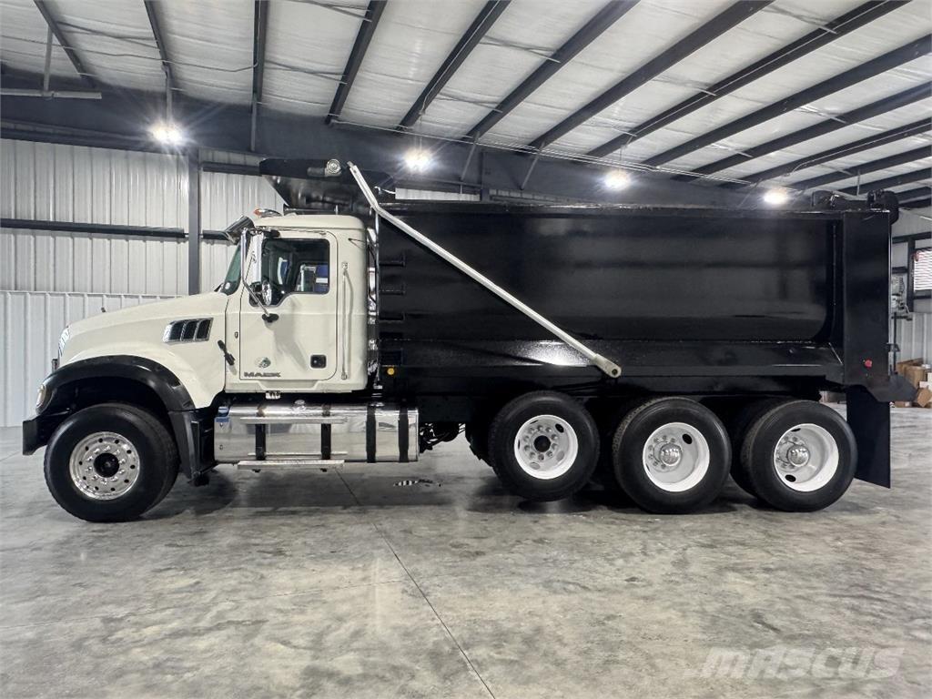 Mack GU713 Самосвал