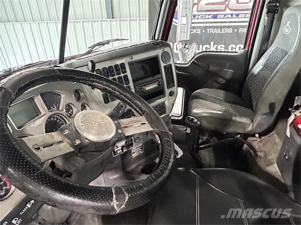 Mack GU713 Влекачи