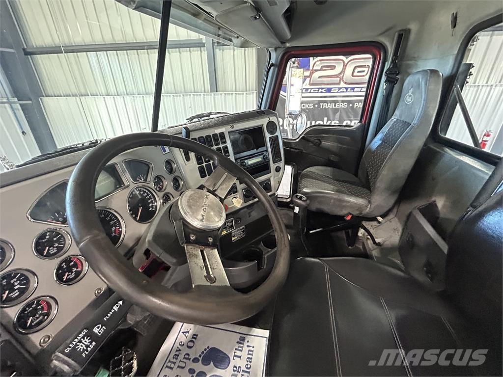 Mack GU713 Влекачи