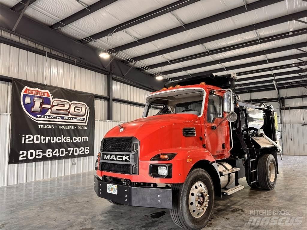 Mack MD6 Самосвал