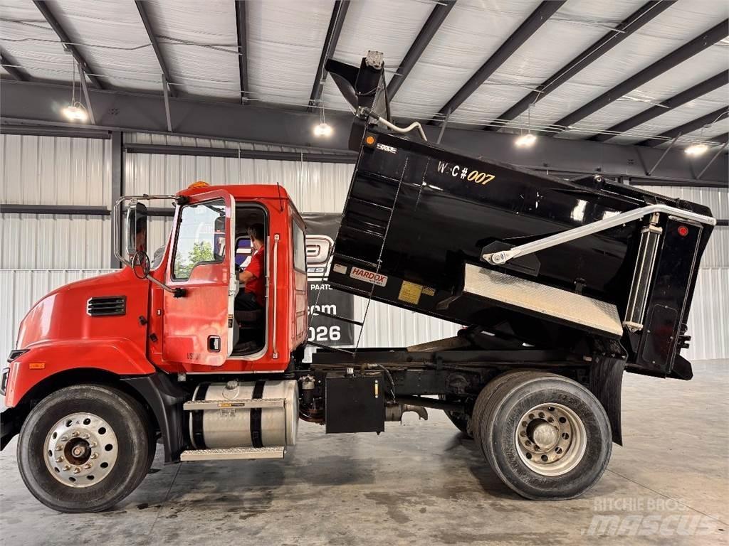 Mack MD6 Самосвал