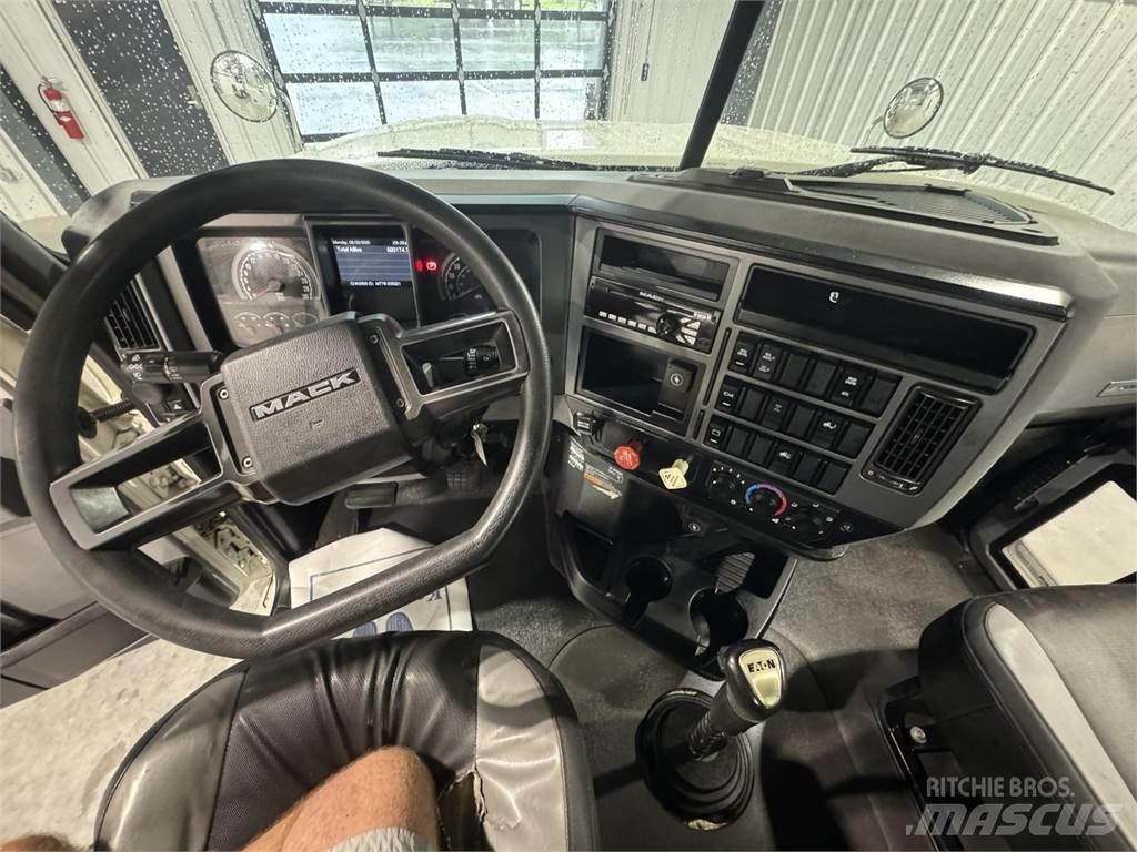 Mack Pinnacle 64T Влекачи
