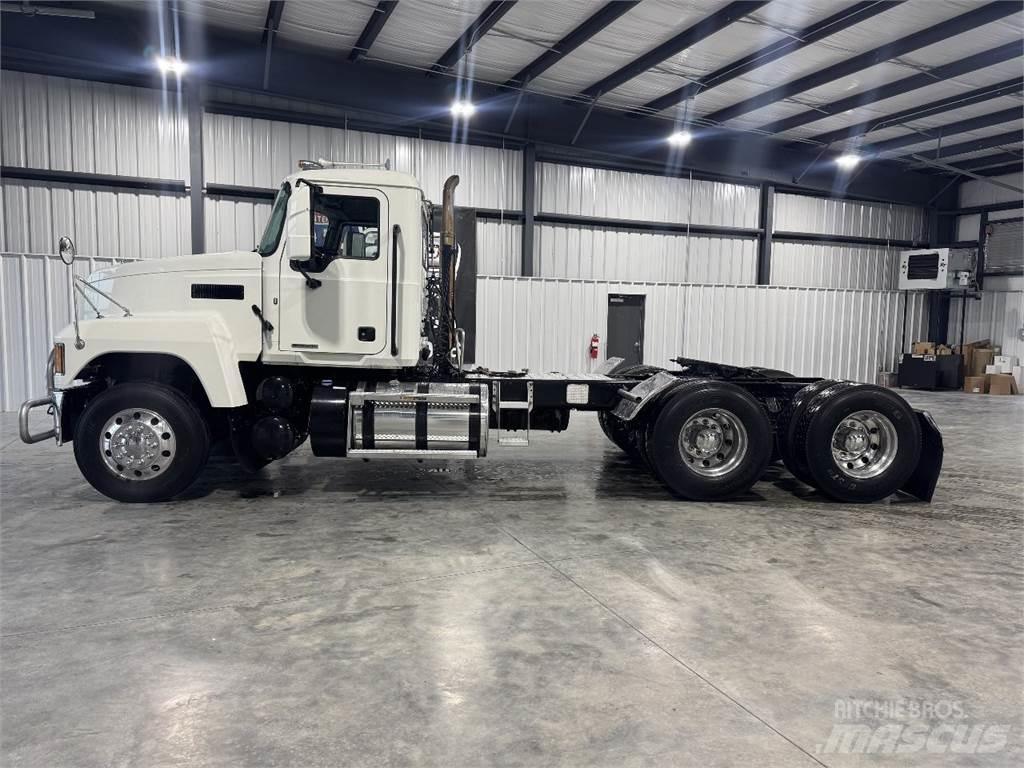 Mack Pinnacle 64T Влекачи