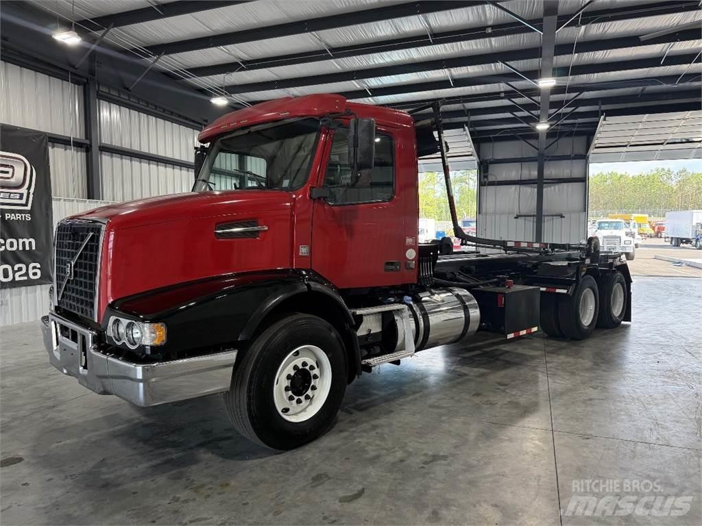 Volvo VHD Автофургони