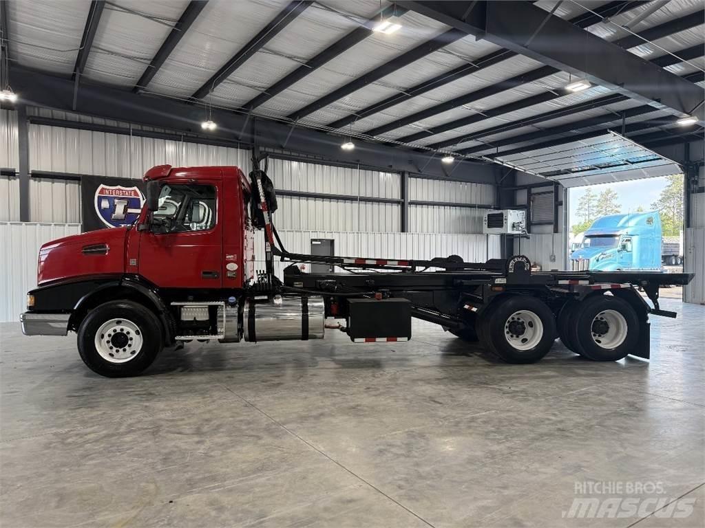Volvo VHD Автофургони