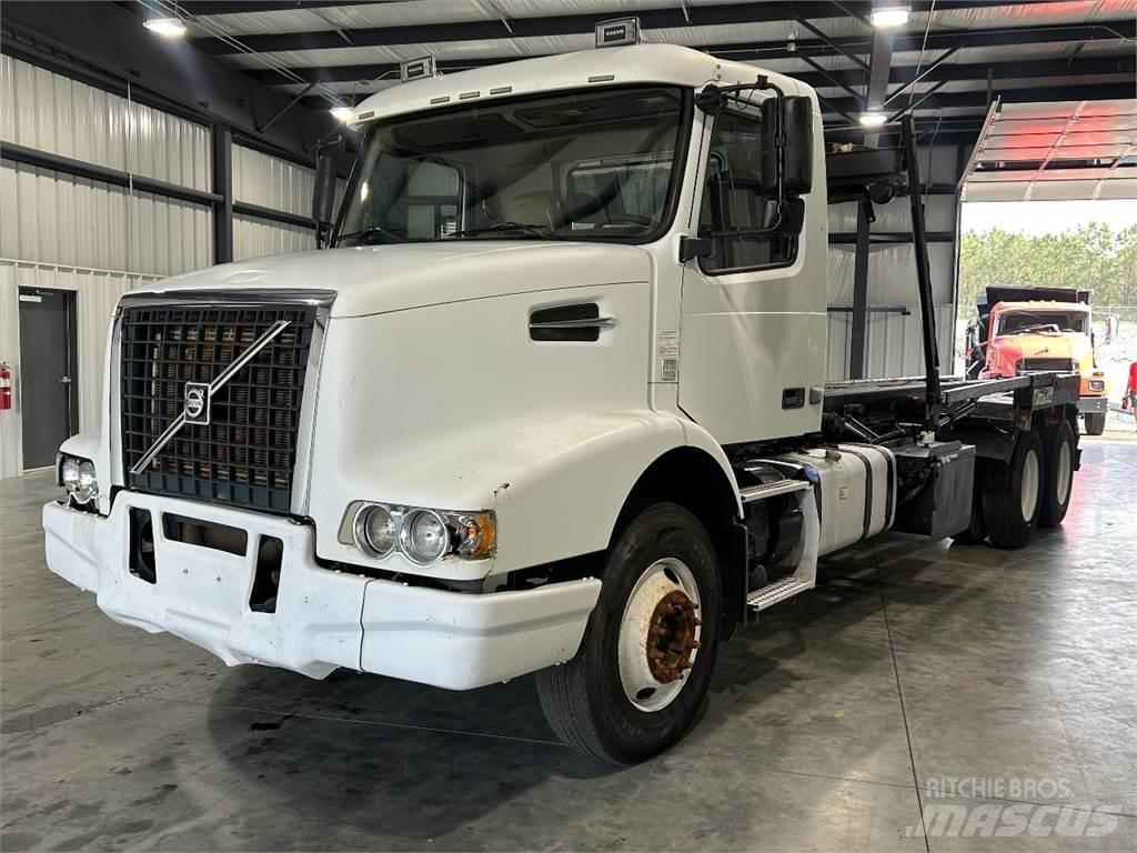 Volvo VHD Автофургони