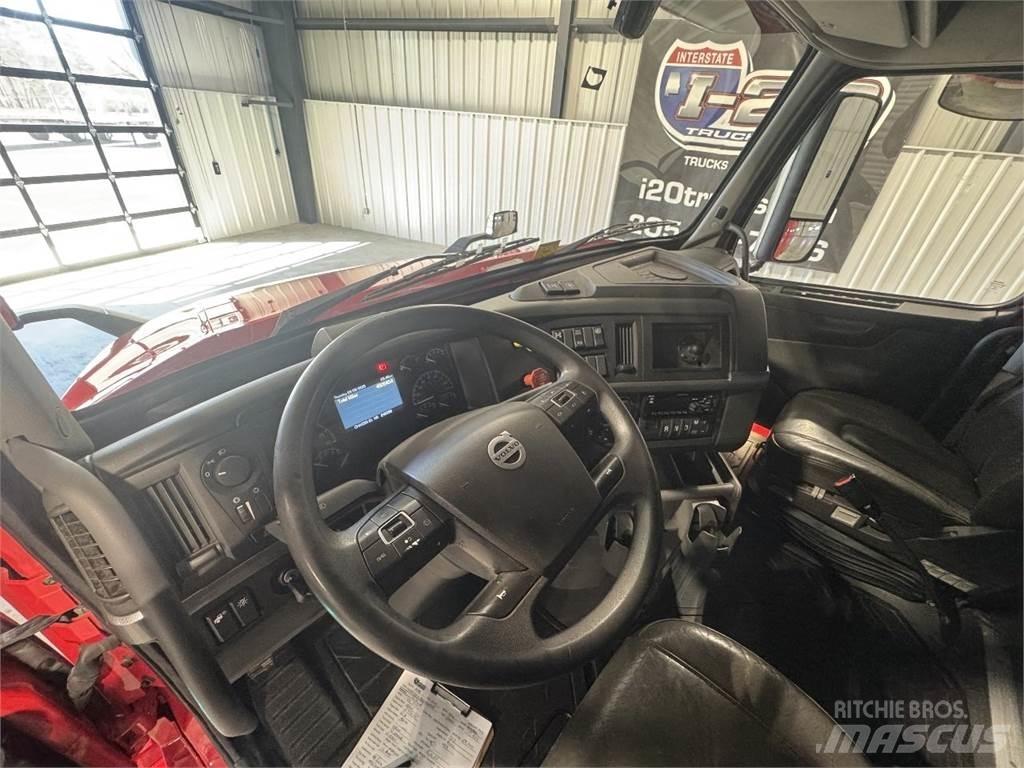 Volvo VNL64T740 Влекачи