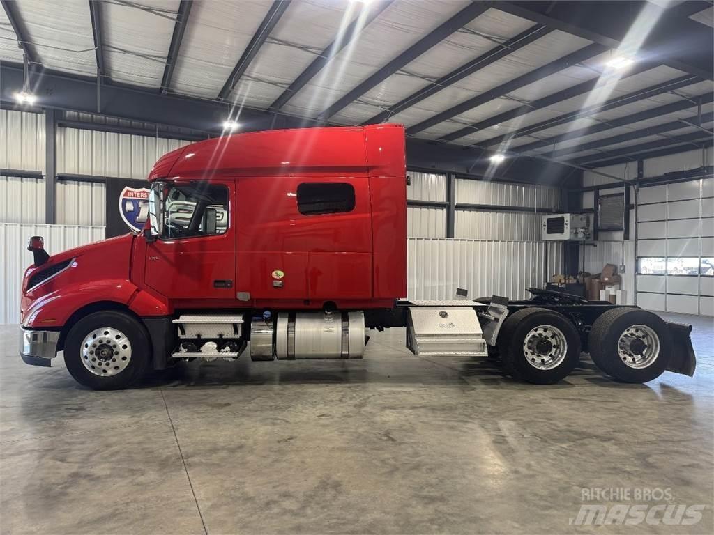 Volvo VNL64T740 Влекачи