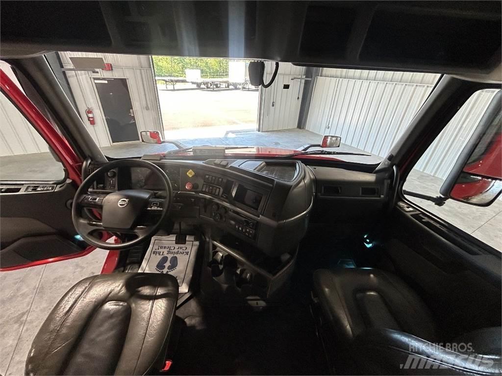 Volvo VNL64T740 Влекачи