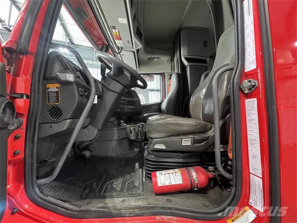 Volvo VNL64T740 Влекачи