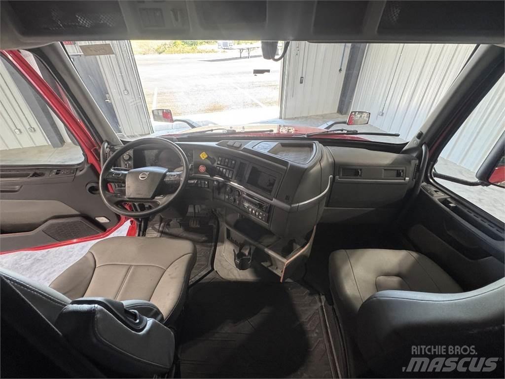 Volvo VNL64T740 Влекачи