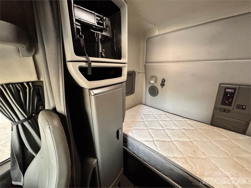 Volvo VNL64T740 Влекачи