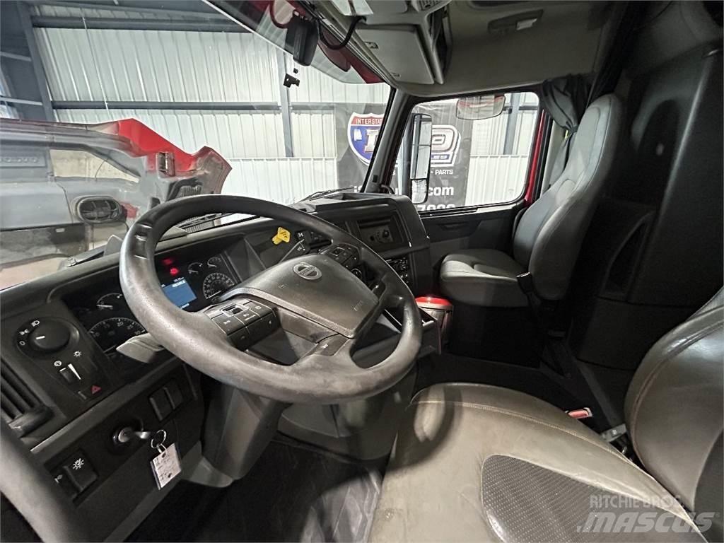 Volvo VNL64T740 Влекачи