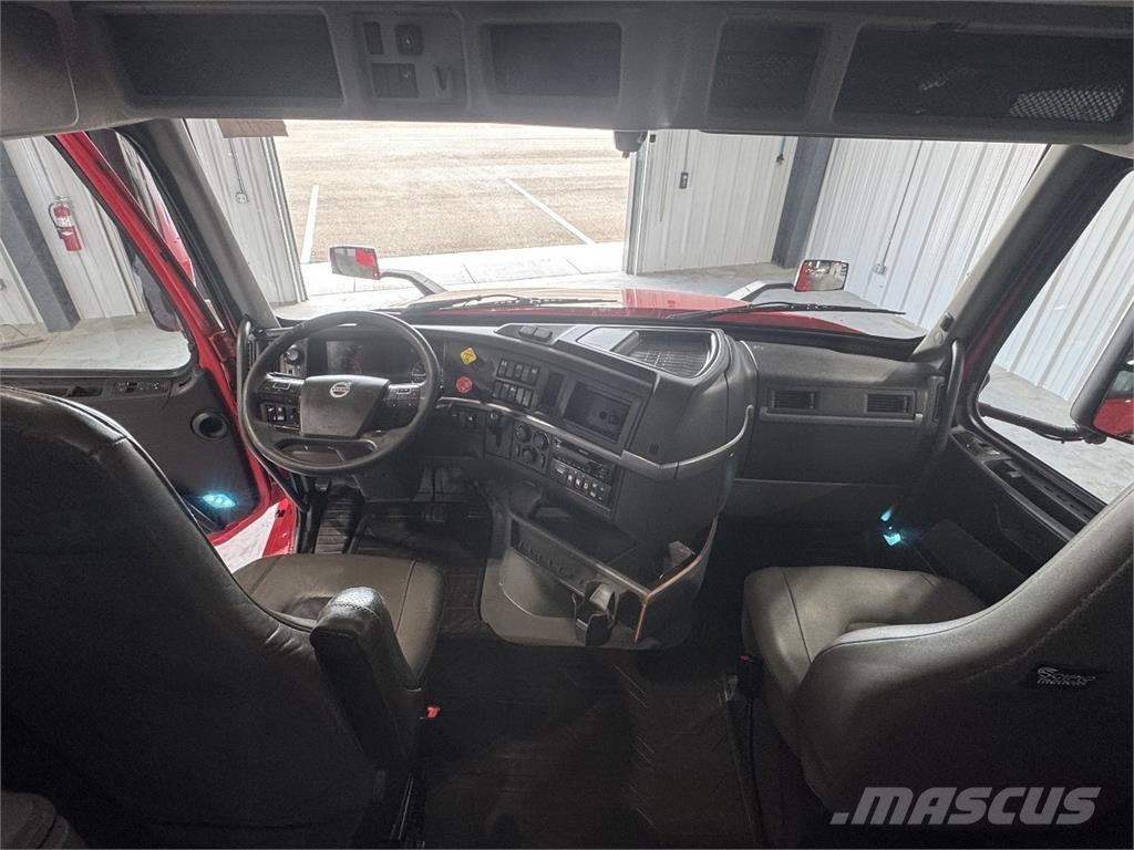 Volvo VNL64T740 Влекачи