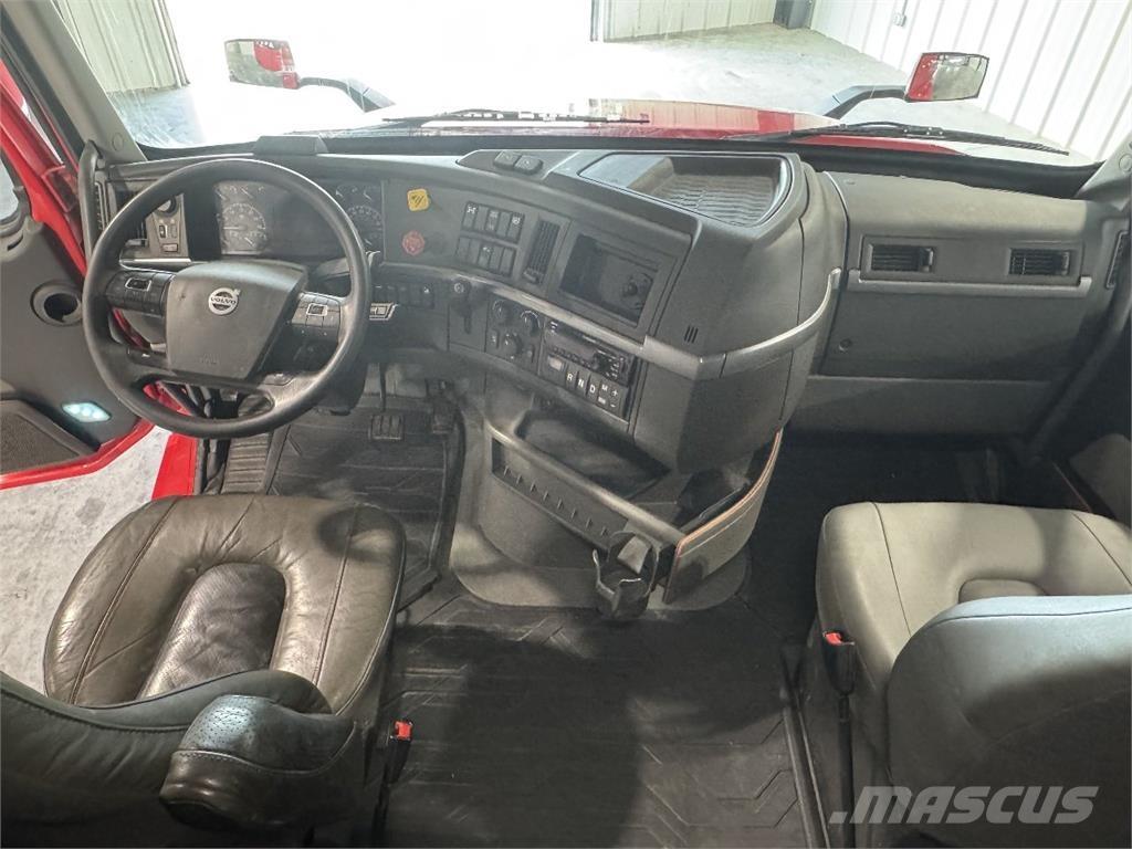 Volvo VNL64T740 Влекачи