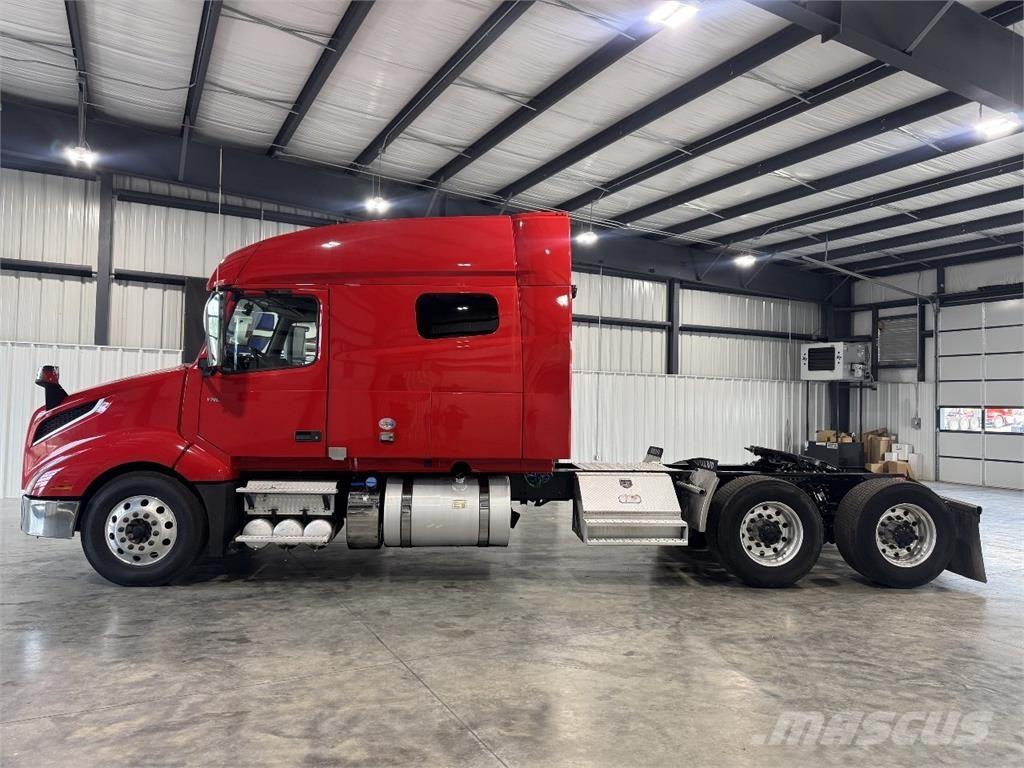 Volvo VNL64T740 Влекачи