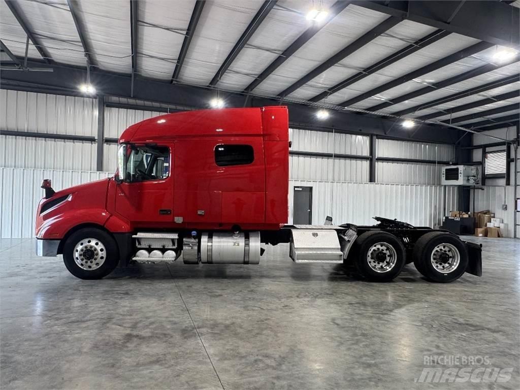 Volvo VNL740 Влекачи