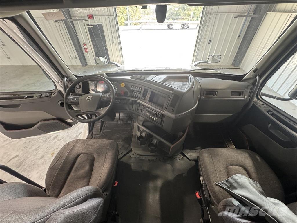 Volvo VNL760 Влекачи