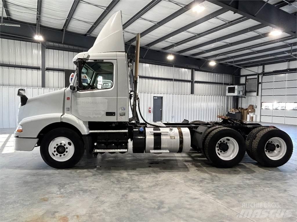 Volvo VNM Влекачи