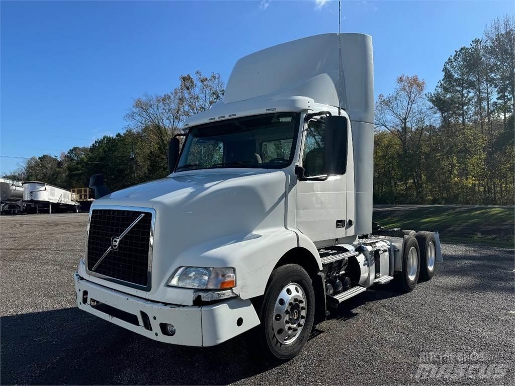Volvo VNM64T200 Влекачи