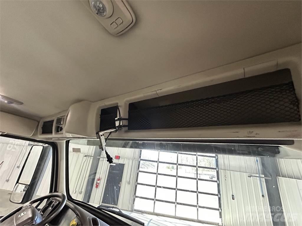 Volvo VNM64T200 Влекачи