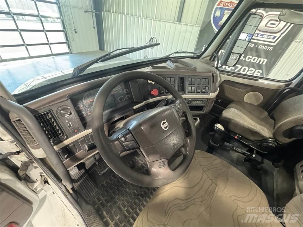 Volvo VNM64T200 Влекачи