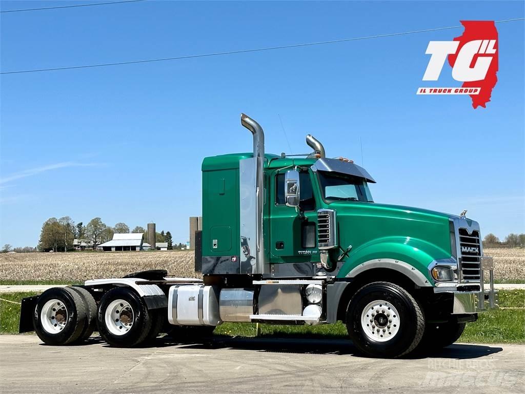 Mack Titan TD713 Влекачи
