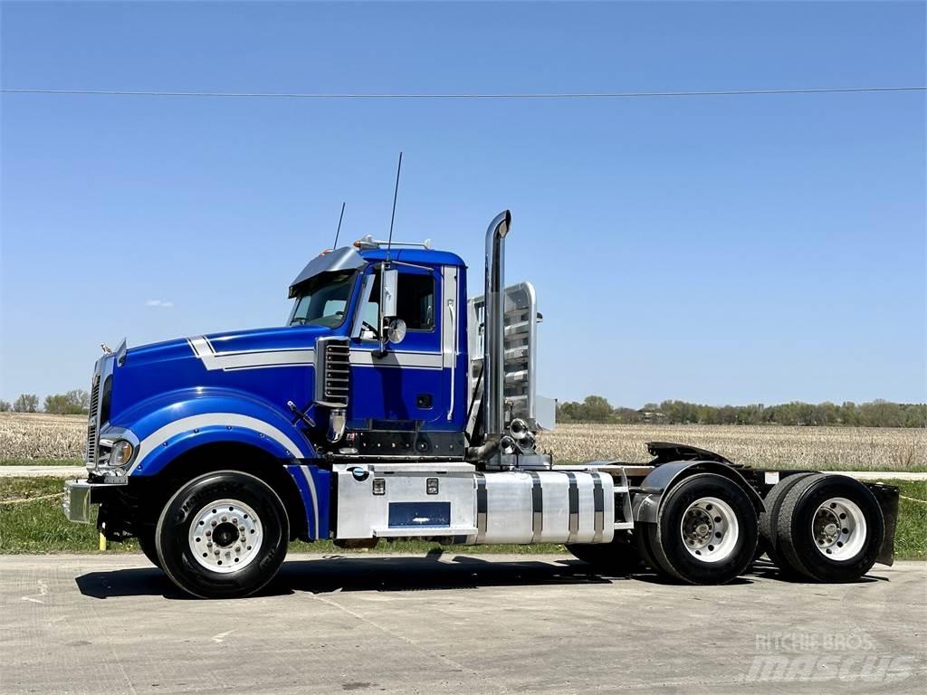Mack Titan TD713 Влекачи