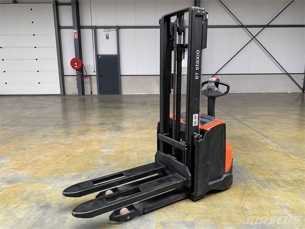 Toyota BT SWE100 Самоходни товарачи