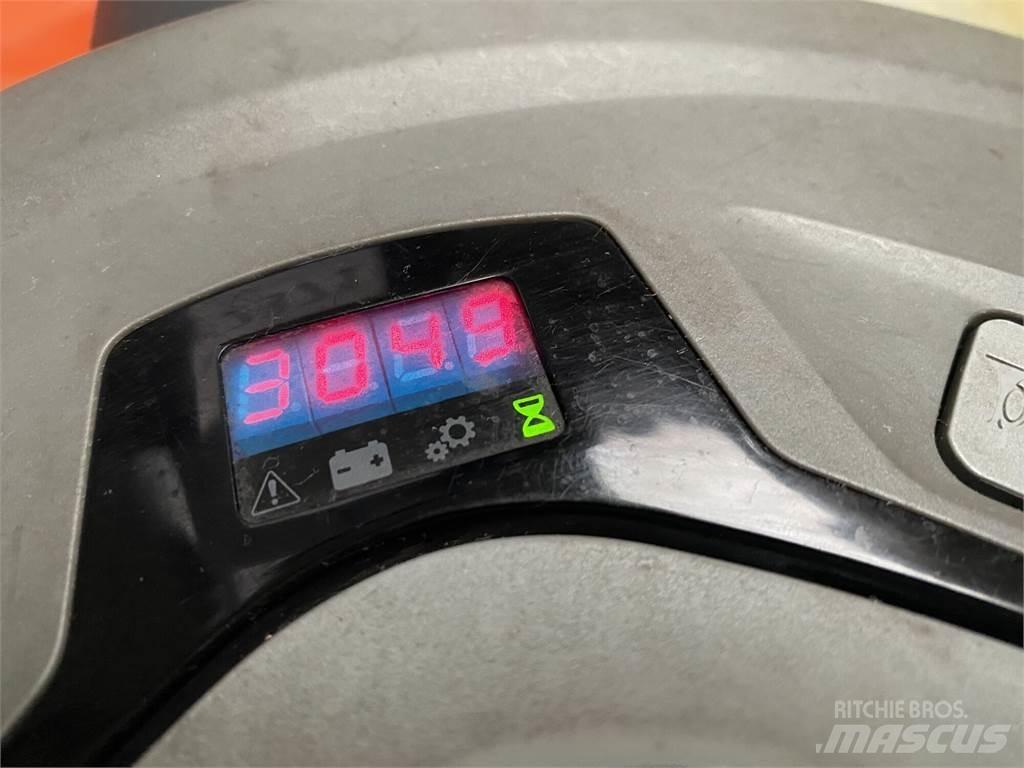 Toyota SWE200D Самоходни товарачи