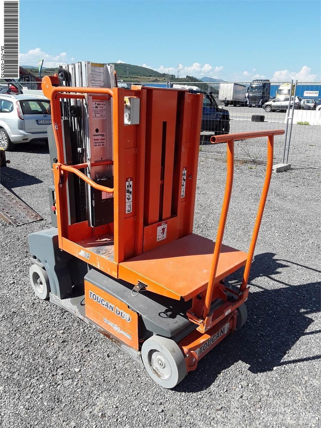 JLG Toucan duo Вертикални мачтови повдигачи
