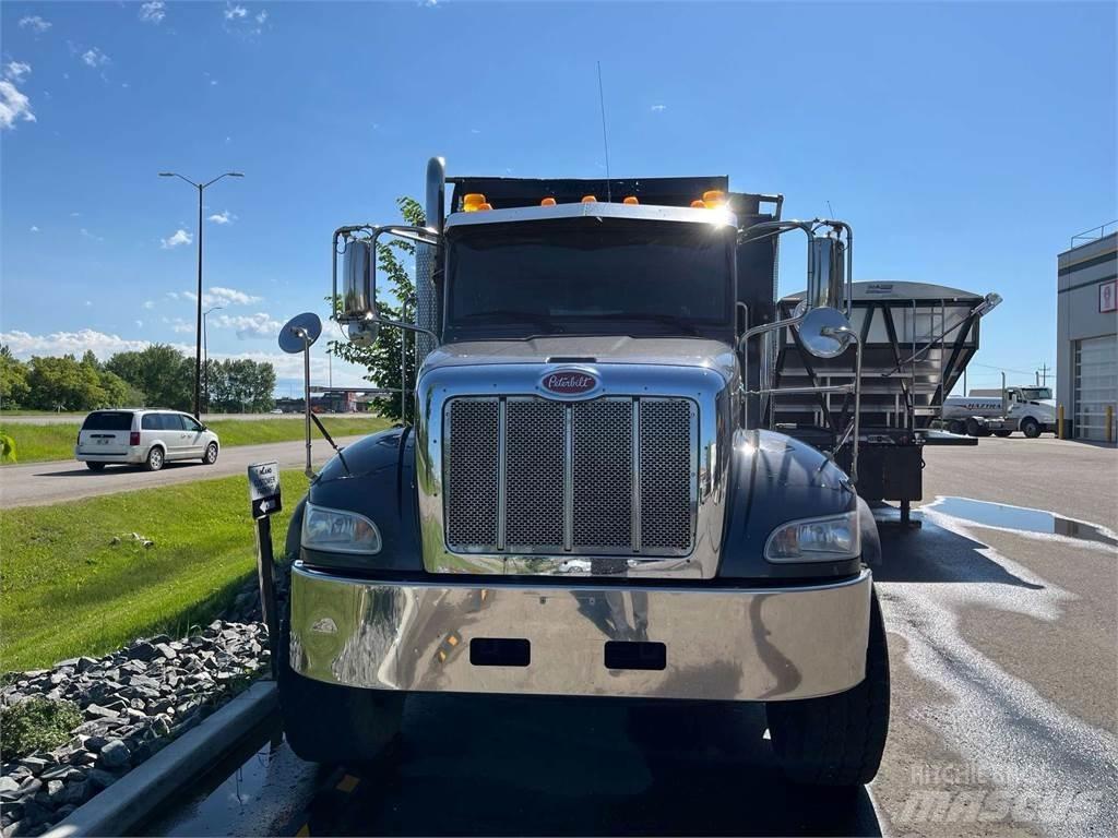 Peterbilt 348 Самосвал
