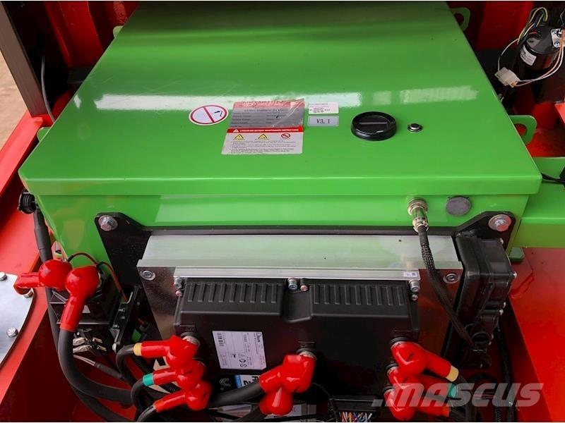 EP EFL302 Електрически вилични кари-повдигачи