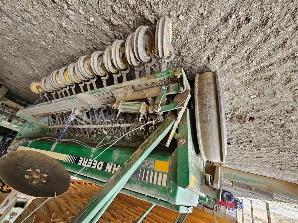 John Deere 450 Други компоненти