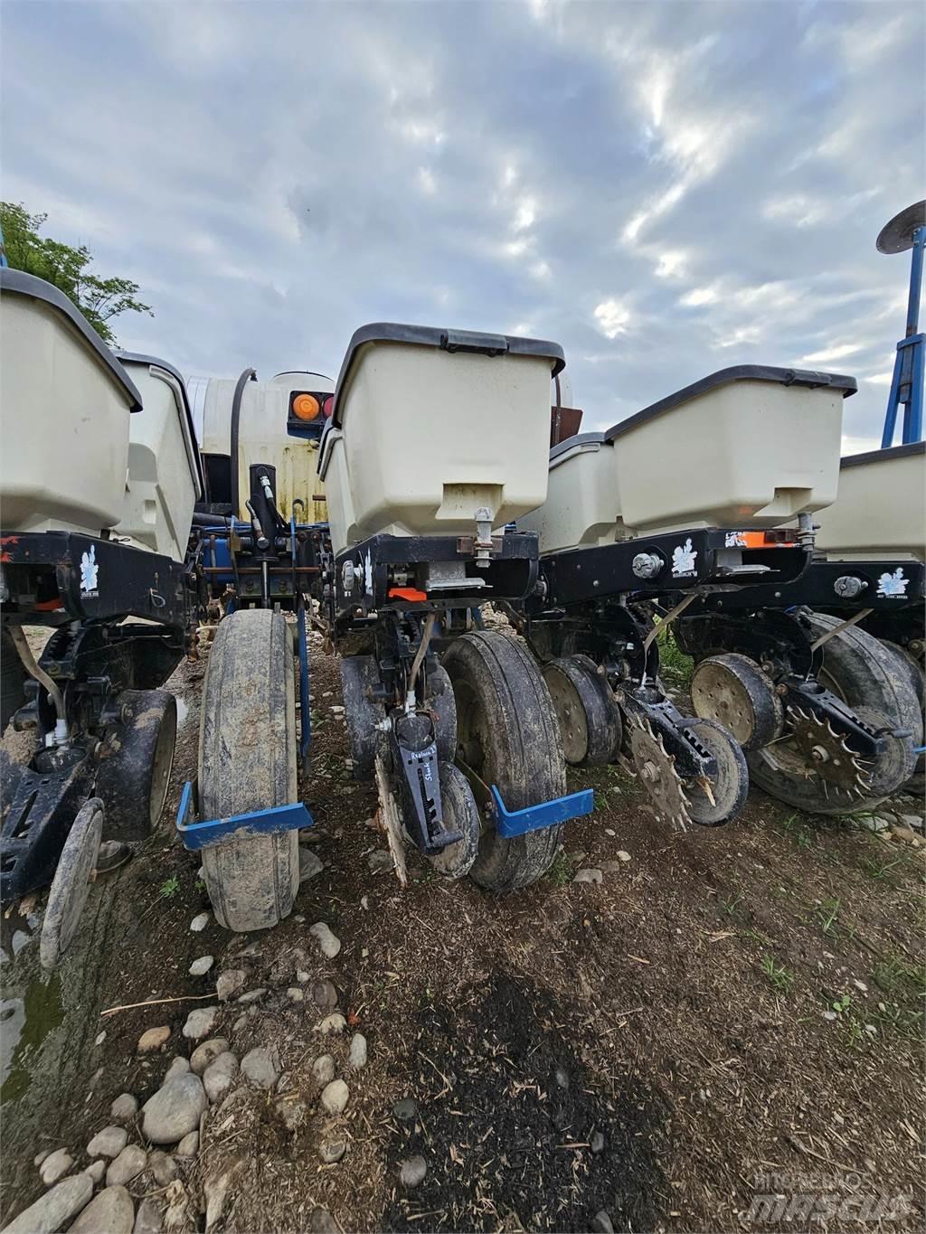 Kinze 3000 Други компоненти