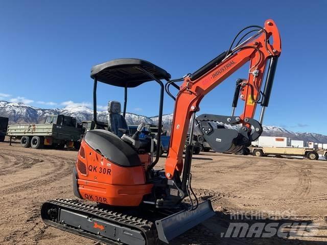 AGT QK30R Верижен екскаватор