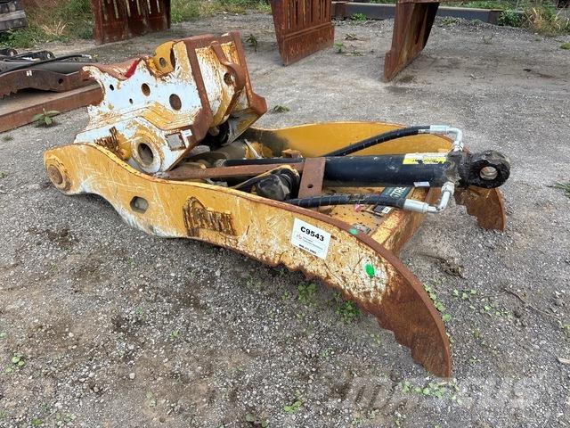 AMI  Верижен екскаватор