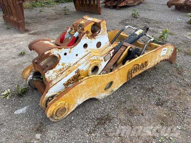 AMI  Верижен екскаватор