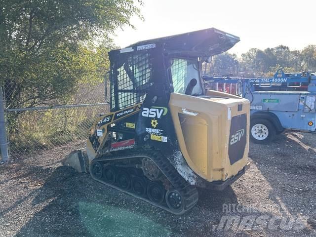 ASV RT40 Мини товарачи
